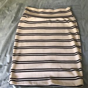 M LuLaRoe Cassie